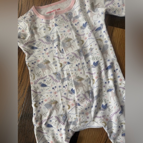 Magnetic Me
Wonderland Organic Cotton Magnetic Footie - Picture 5 of 8